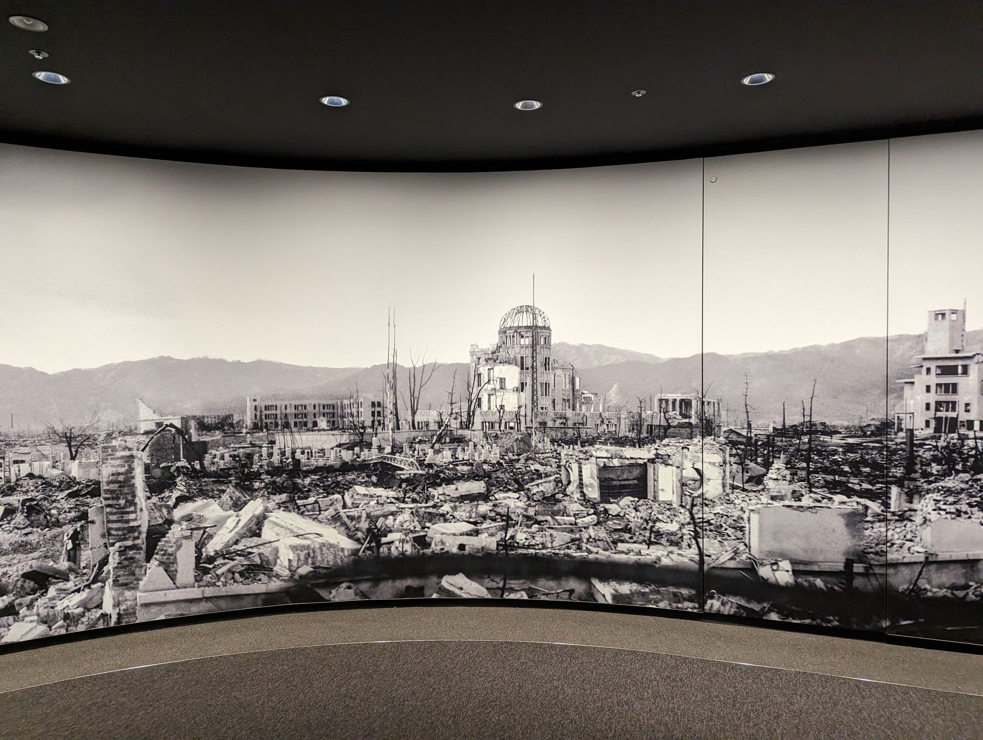 Himeji, Kobe & Hiroshima